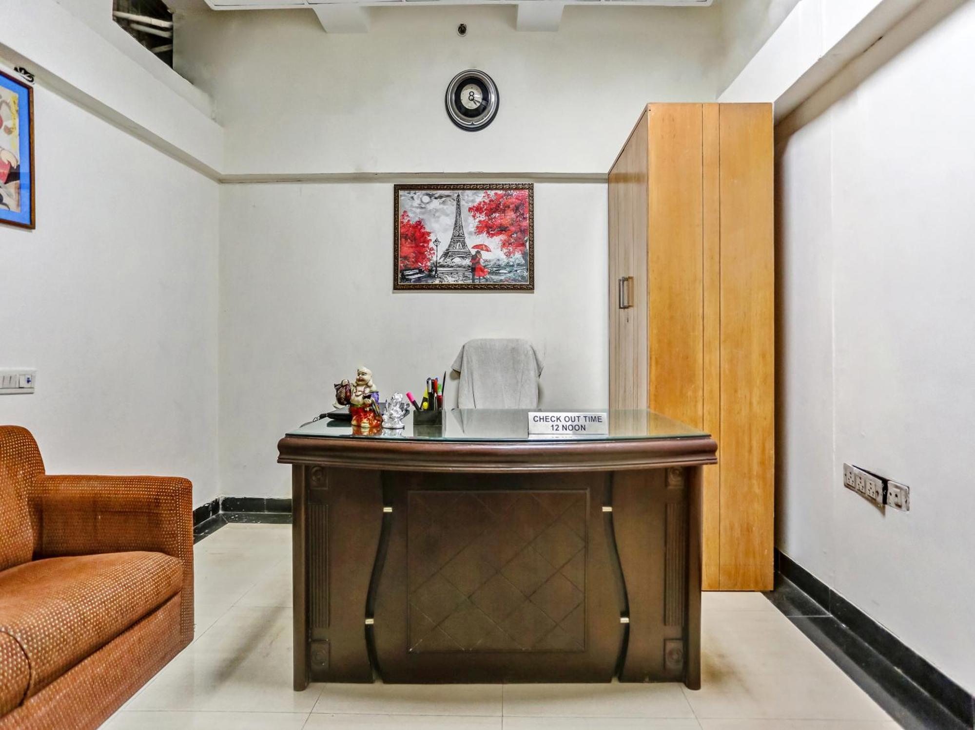 Signature Plaza Hotel New Delhi Ngoại thất bức ảnh